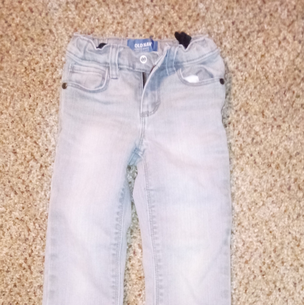 Toddler boys adjustable Old Navy jeans.